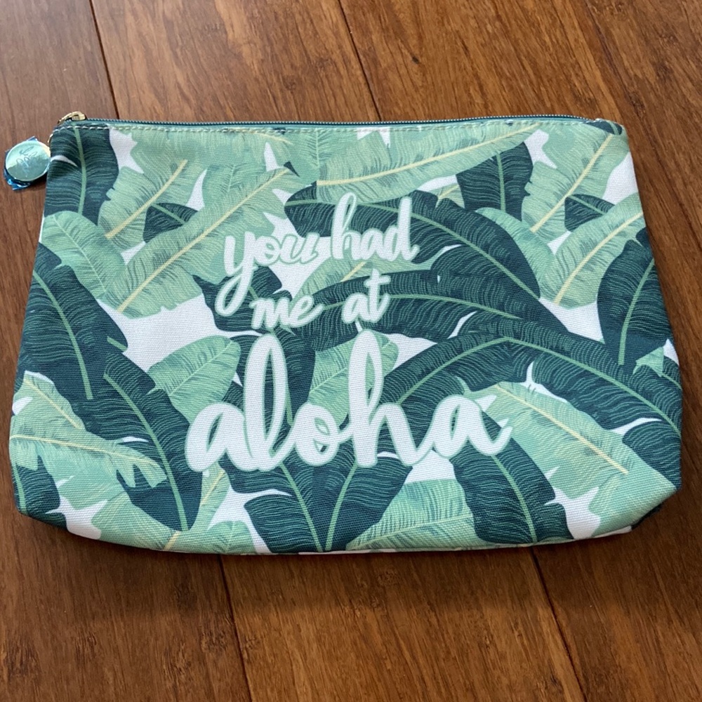 Brand new clutch/pouch